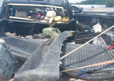 2008 Chevrolet Silverado 2500Hd Lt1 z USA, uszkodzony, nr VIN 1GCHK236X8F156113